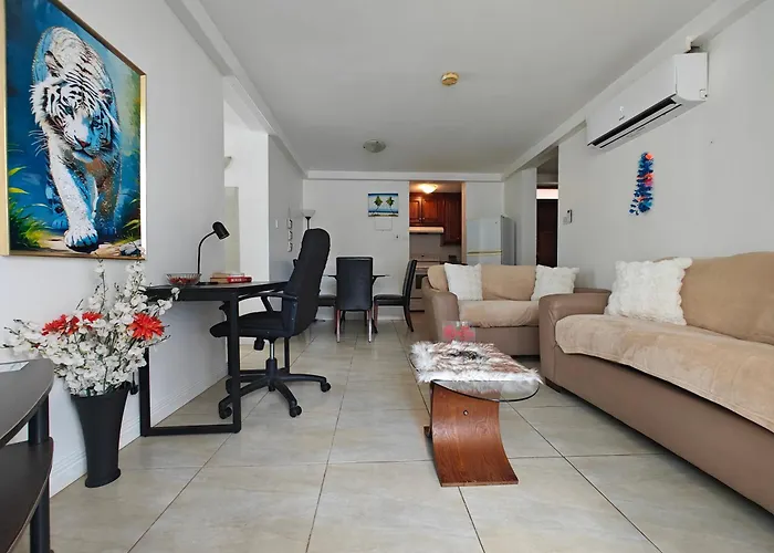 Cozy Apartment W/Ocean View, Pool & Beach Access
