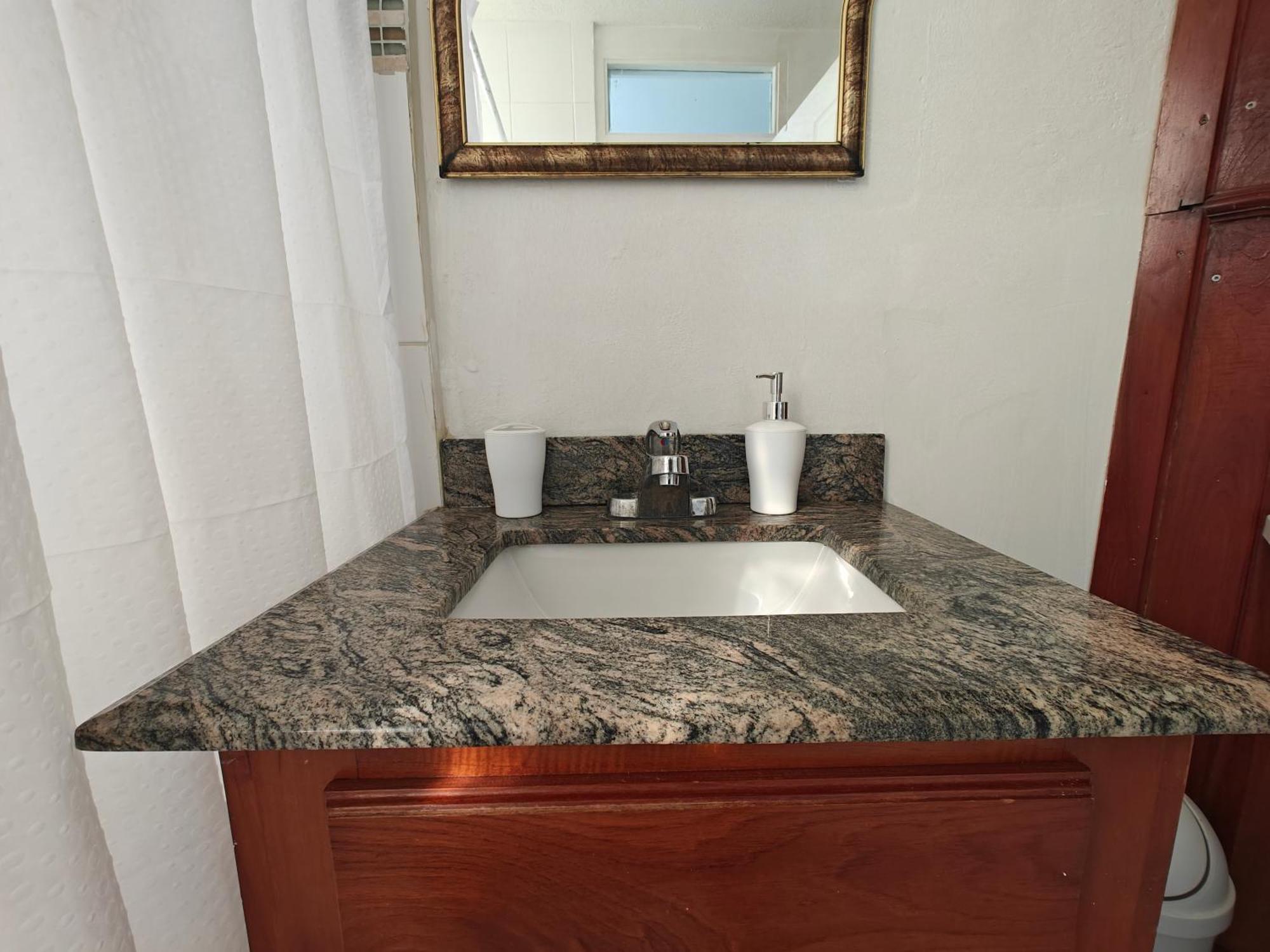 Cozy W/ocean View, Pool & Access Apartment Montego Bay
